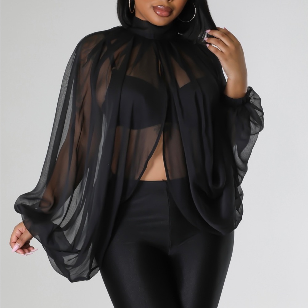Twisting Heads Blouse